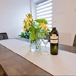 Villa Dom Z Jacuzzi & Tarasem Caloroczny Do 10 Osob Dom Na Promowej - Las, Zator